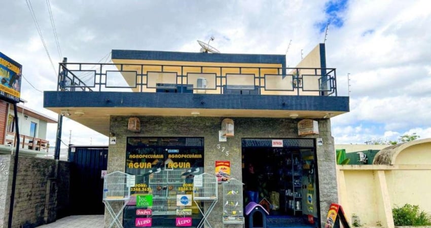 Casa mobiliada e com ponto comercial em funcionamento no bairro São João
