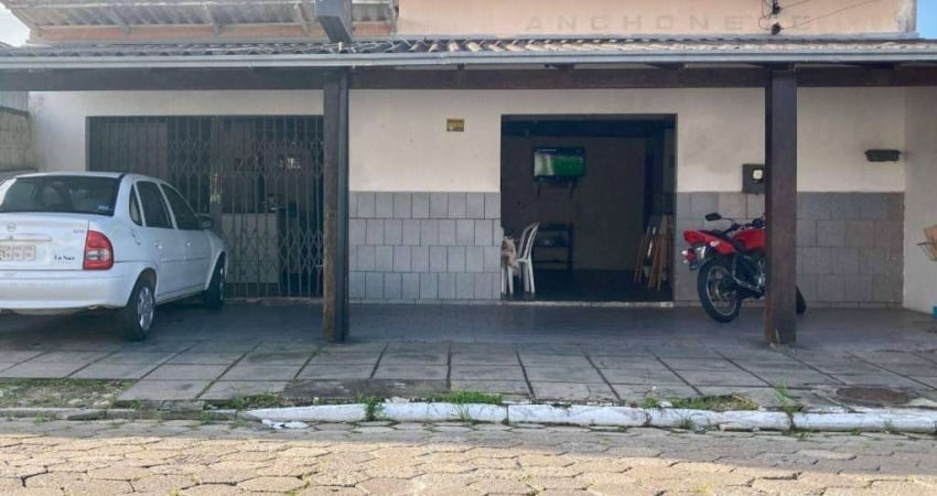 Casa com 02 dormitórios e sala comercial no bairro Cordeiros em Itajaí