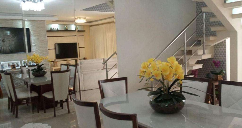 Apartamento duplex à venda no bairro Jardim das Paineiras em Campinas.