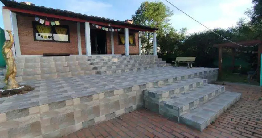 Casa com 2 quartos à venda na Rua Cruz Alta, 242, Centro, Esteio