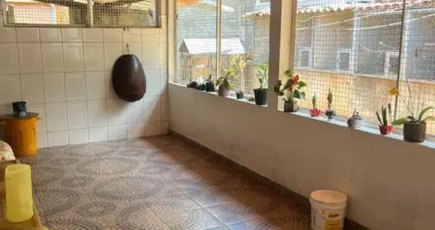 CASA 04 QUARTOS EM VIANÓPOLIS
