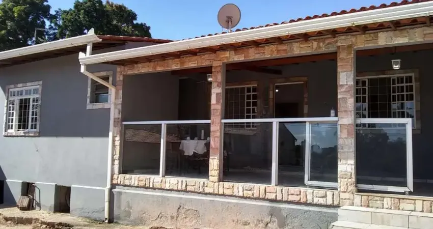 Casa com 03 quartos, próximo a UPA NORTE