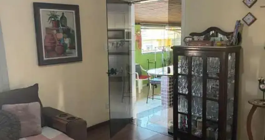 Casa à Venda no Bairro Filadélfia - Betim  Oportunidade única em uma localização privilegiada,  com fácil acesso a comércios, escolas e transporte público!