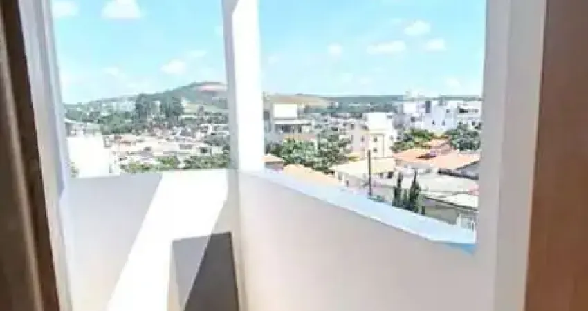Casa Duplex, 3 Quartos, Bairro Cabral