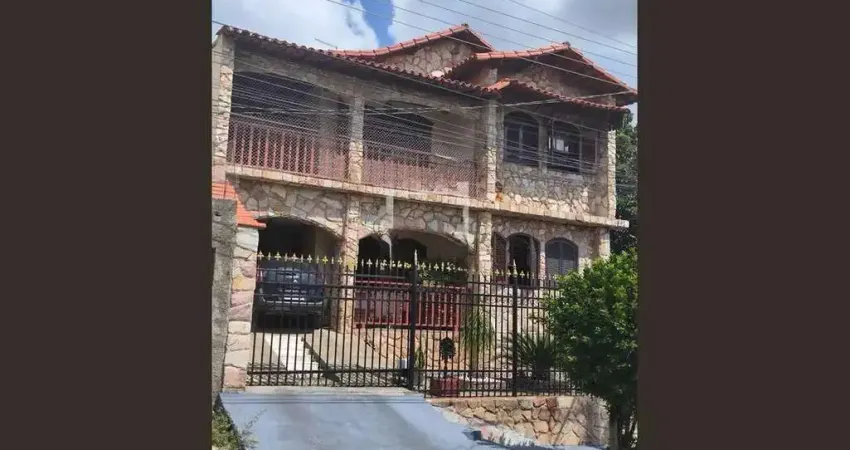 Casa com 7 quartos à venda no Alvorada, Contagem