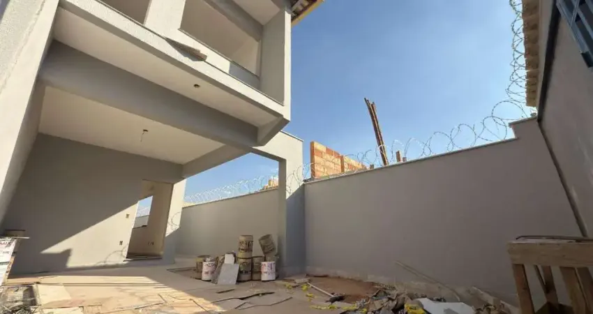 Casa com 3 quartos à venda no Cabral, Contagem 