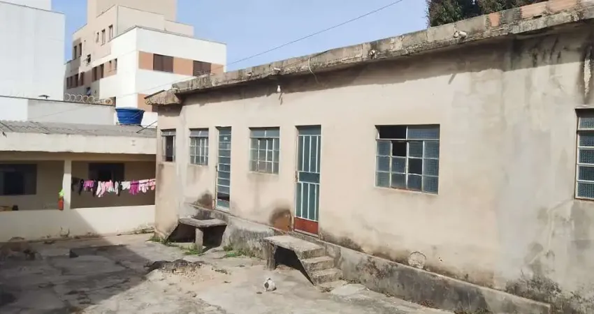 Casa com 5 quartos à venda no Santa Lúcia, Betim 