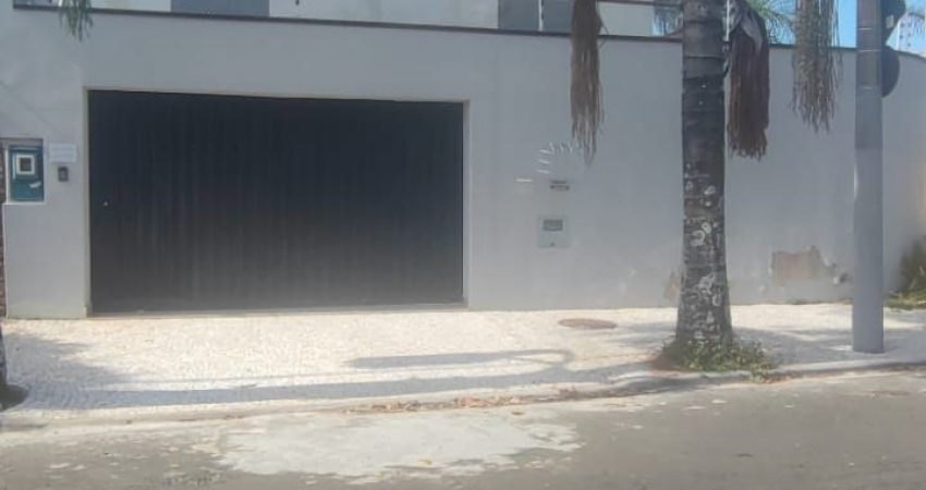 Encantador sobrado à venda no cobiçado Jardim Nova Europa, em Campinas!