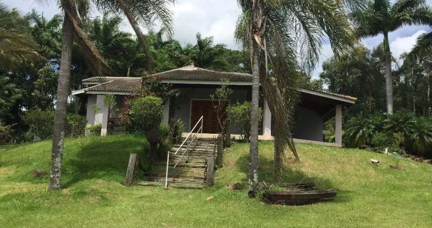 Casa com 2 dormitórios à venda, 300 m² por R$ 2.340.000,00 - Cachoeira - Vinhedo/SP