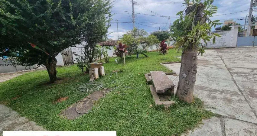 Lote grande com 3 casas construidas com 900 ms - Porto Novo