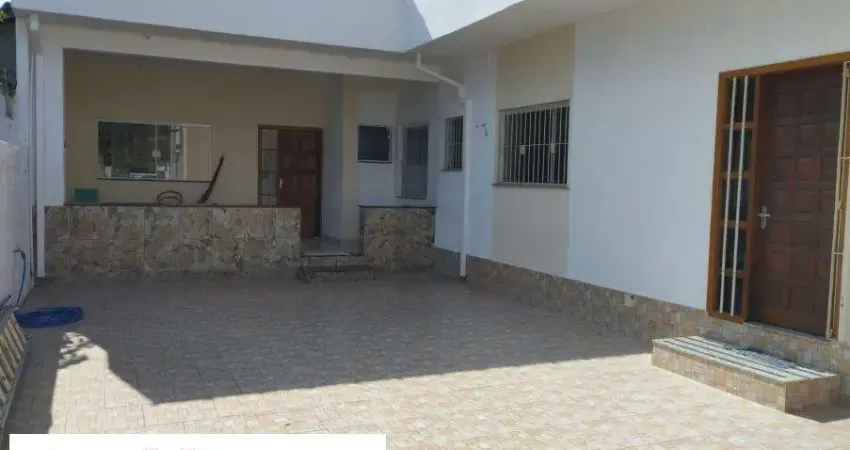 Casa pronta para morar no Centro- Duas casas completas