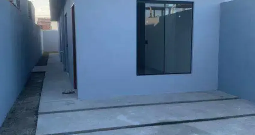 Casa com dois dormitórios, sendo uma suíte, financia.