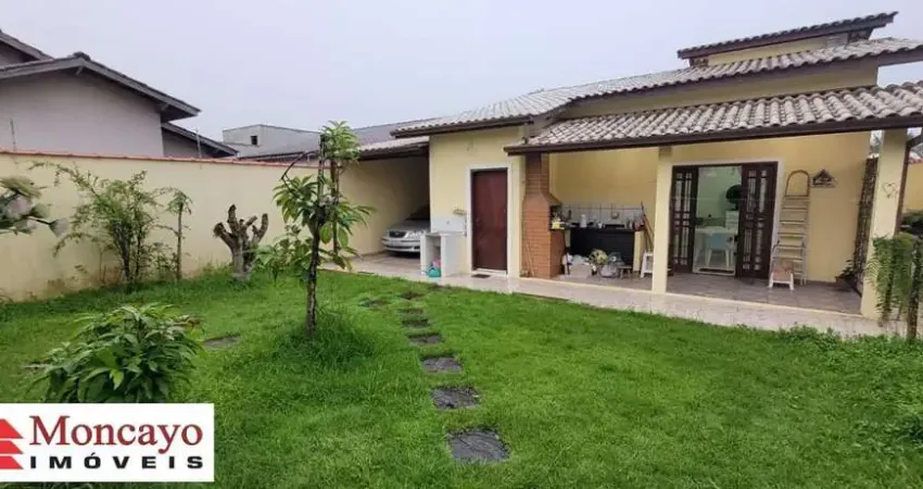Casa para a venda a 50m do mar no jardim britãnia, caraguatatuba