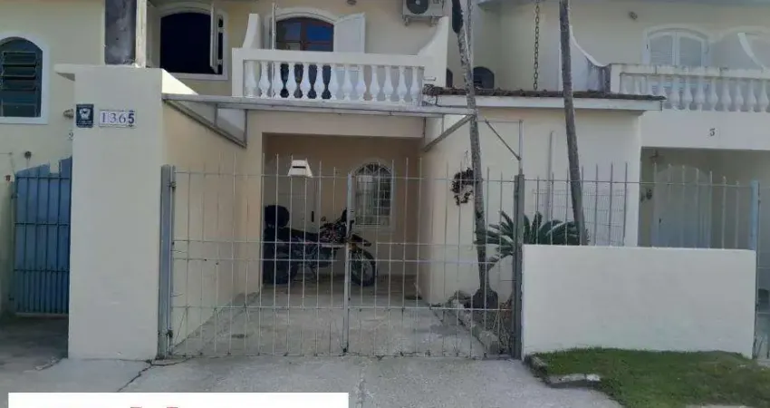 Sobrado em condomínio, com área de lazer - Ac. Financ.Bancário