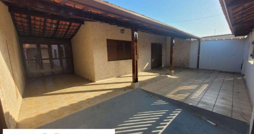 Casa perto do mar com 3 dormitórios - Praia das Palmeiras
