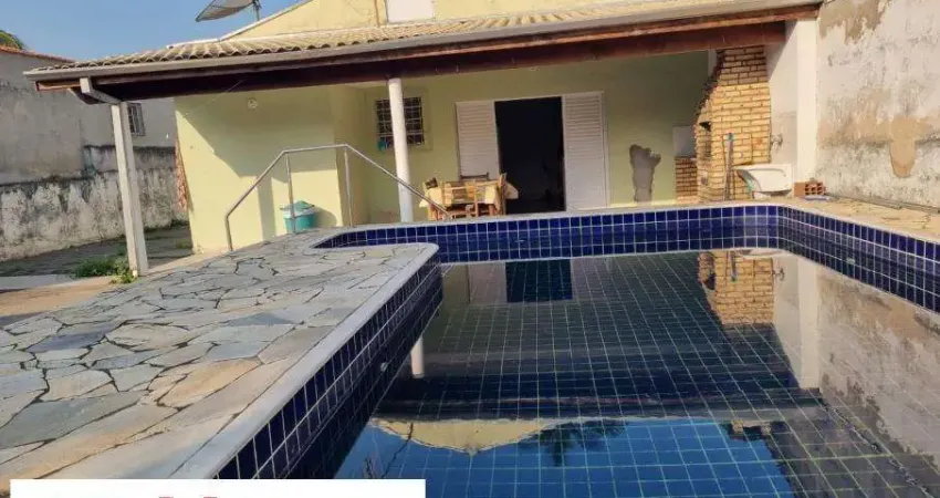 Casa em amplo terreno, perto do Entreposto de Pesca - PortoNovo