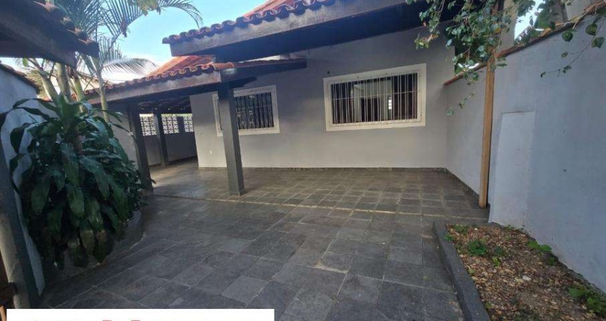 Excelente casa pronta para morar à venda em Caraguatatuba.