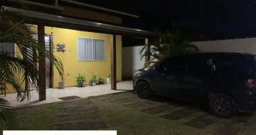 Excelente casa à venda em Caraguatatuba, Praia das Palmeiras.