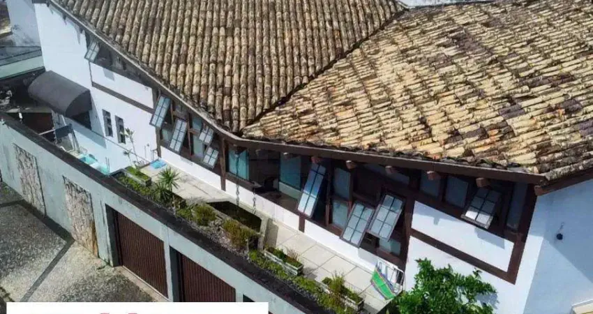 Excelente sobrado à venda no JD Primavera, Caraguatatuba.