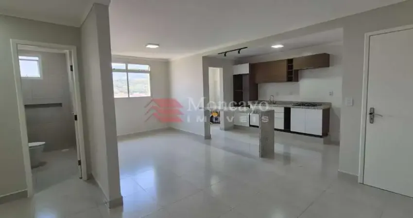 Apartamento com 2 quartos reformado à venda no centro de caraguatatuba - sp.