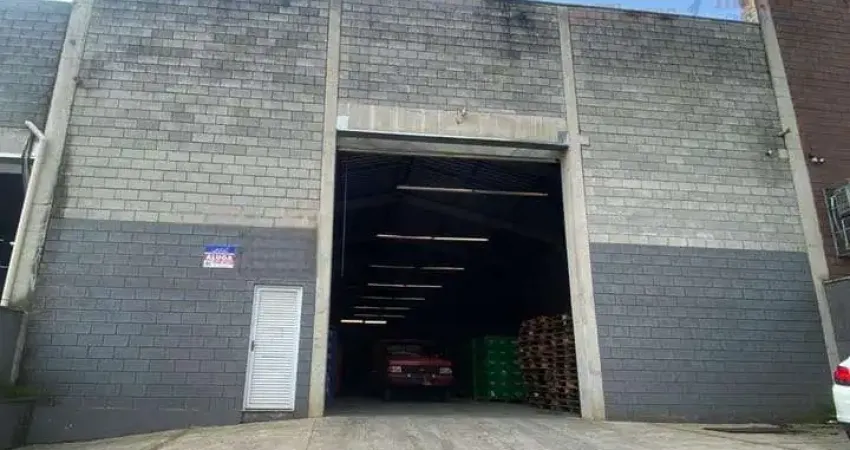 Galpão de 650m² no bairro Vila Lucinda em Santo André/SP