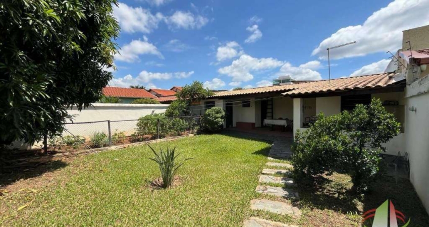 Casa em lote de 360m² com 3 quartos à venda por R$ 1.200.000 - Santa Mônica - Belo Horizonte/MG