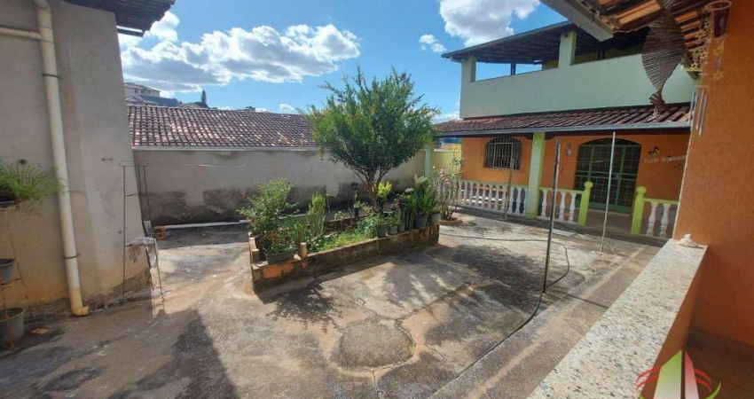 Casa com 3 dormitórios à venda, 378 m² por R$ 650.000,00 - Copacabana - Belo Horizonte/MG