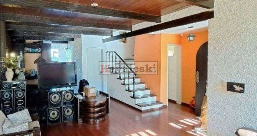 *  SOBRADO MIOLO DO JARDIM DA SAÚDE COM 3 DORMITÓRIOS .