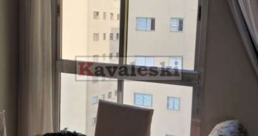 APARTAMENTO PRÓXIMO A TODO O COMÉRCIO DA VILA DAS MERCÊS .