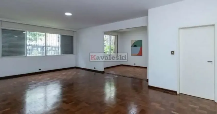 Amplo apartamento em Higienópolis