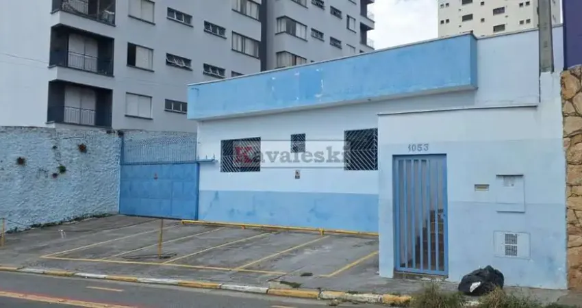 ** Aluga-se Galpão / Depósito / Armazém no bairro Moinho Velho, Zona Sul de São Paulo.