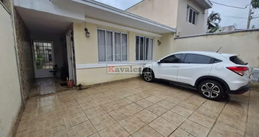 ** linda casa térrea a venda na região da saúde / praça de árvore.