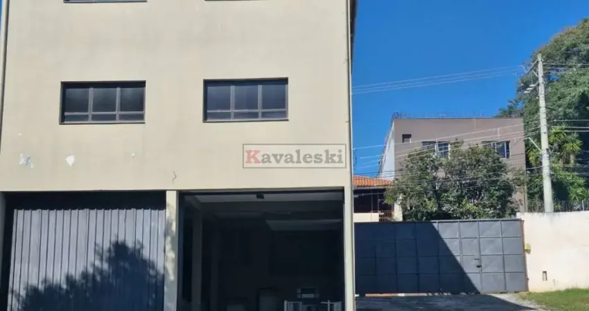 ** Conjunto comercial para a locação próximo à Avenida Miguel Estefano.