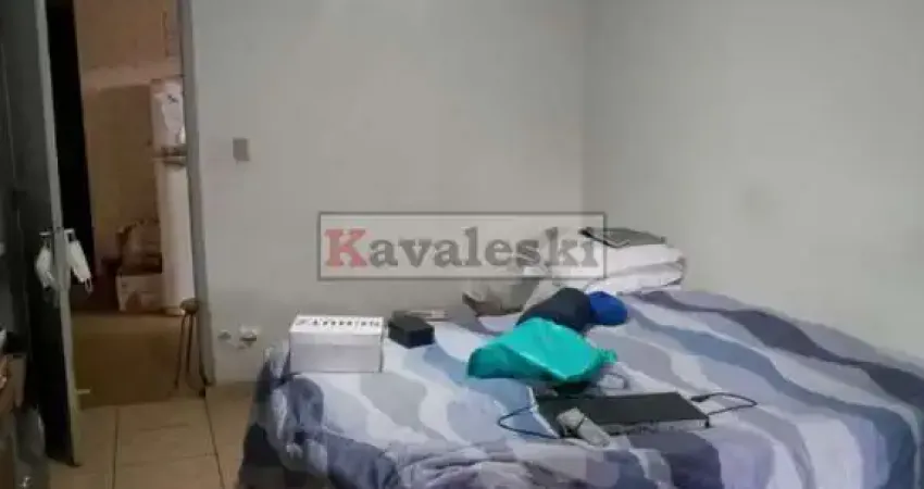 OPORTUNIDADE CASA TÉRREA COM 2 VAGAAS DE GARAGEM E BELO QUINTAL .