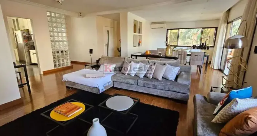 Apartamento impecável, totalmente reformado no Residencial Ibirapuera
