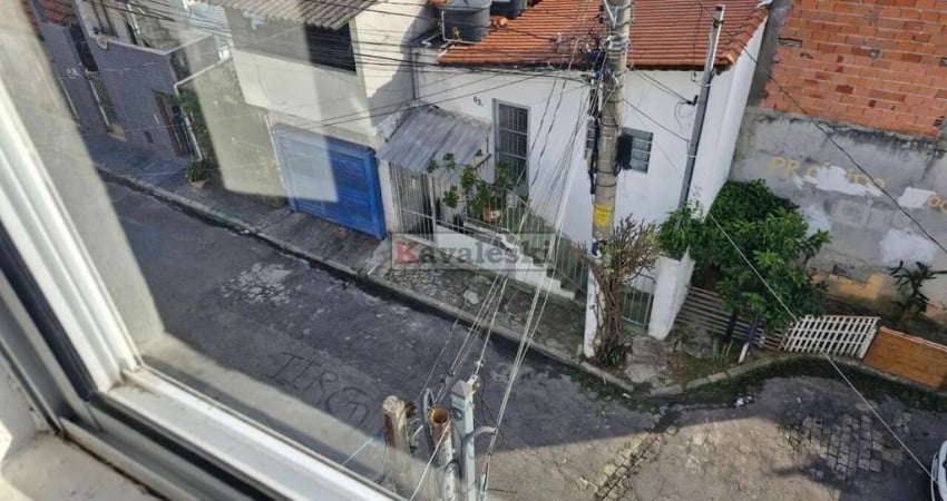 ** Casa de vila para a locação no bairro Vila Brasilina.