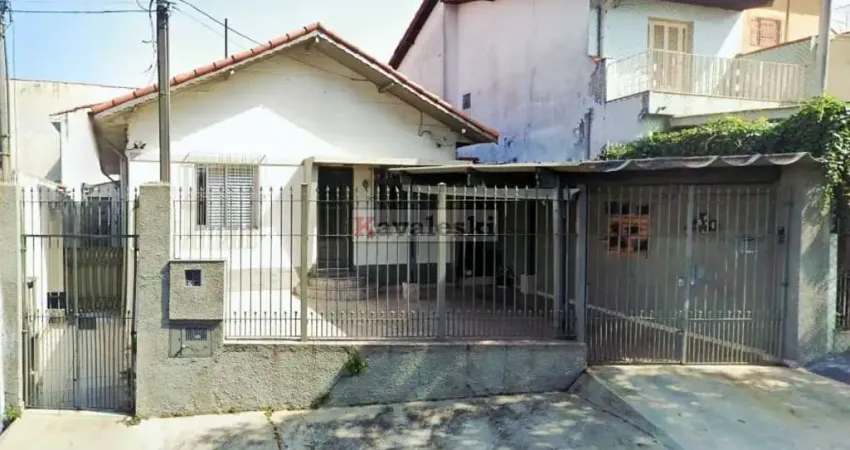 ** Casa térrea para a locação no bairro Vila Brasilina.