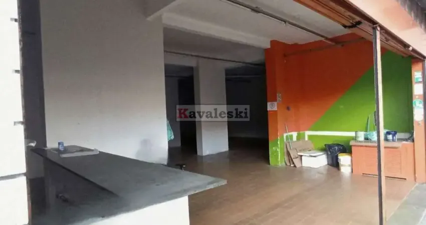 ** salão comercial para a locação com 158 metros quadrados no bairro da saúde.