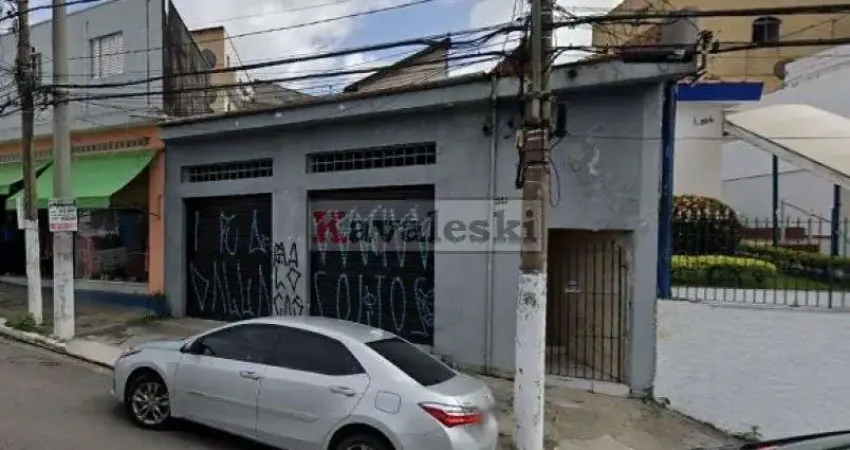Casa Assobradada com quintal e salão, próximo a UNIP Anchieta!
