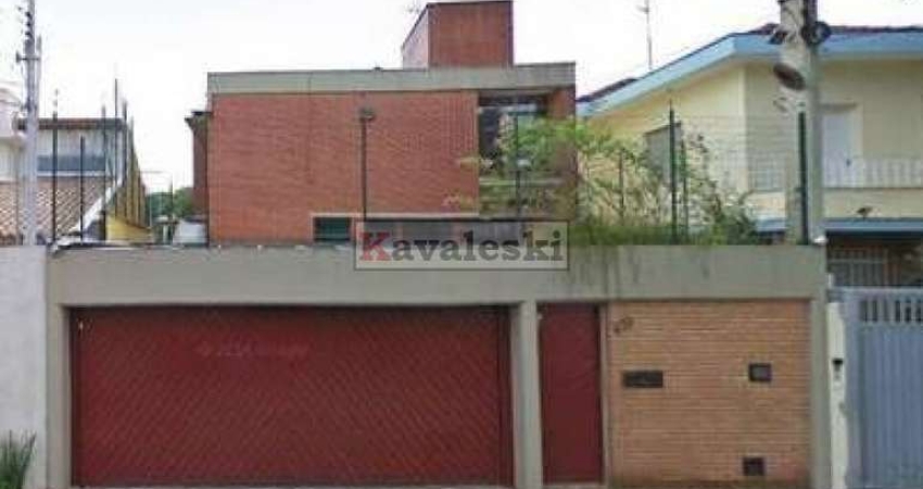 Ótimo sobrado residencial com 3 dormitórios sendo 3 suítes!