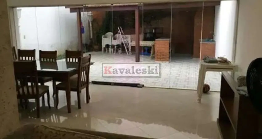 > LINDO SOBRADO NO JARDIM DA SAÚDE COM 4 DORMITÓRIOS !