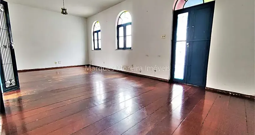 Oportunidade - Casa com 5 Quartos no Granbery!