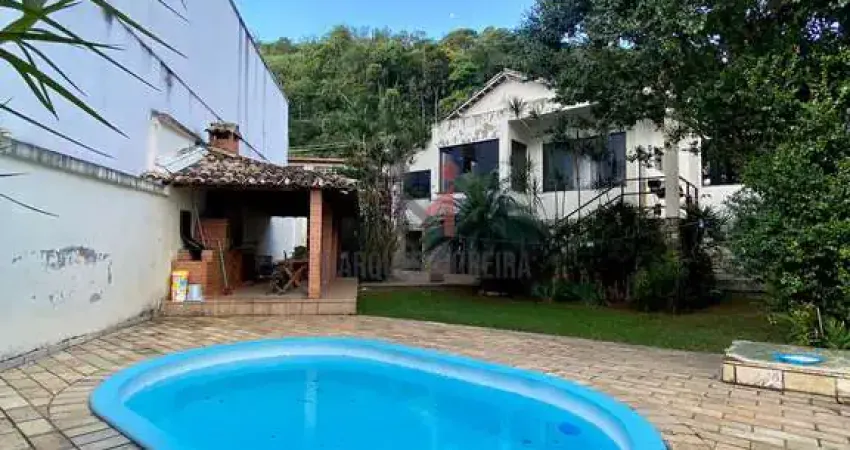 Casa com 3 quartos à venda na Rua Professor Vicente Mazini, Bom Pastor, Juiz de Fora