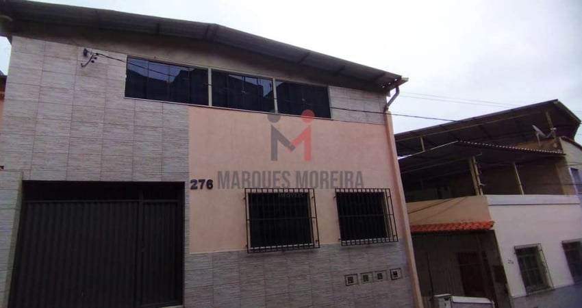 Casa com 3 quartos à venda na Rua Rosa Sffeir, Grajaú, Juiz de Fora