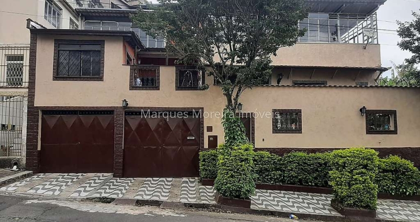Casa com 4 quartos à venda na Rua Professor Oscar Paulo Almeida, Costa Carvalho, Juiz de Fora