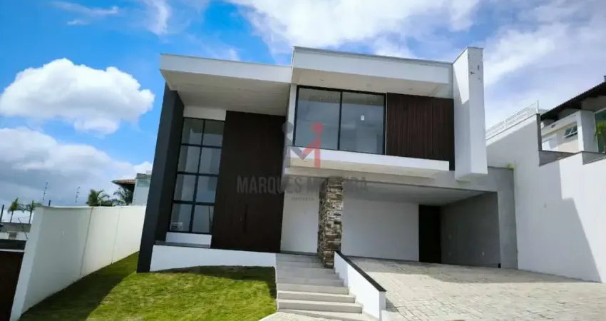 Casa de Alto Padrão à Venda no Condomínio Spinaville!