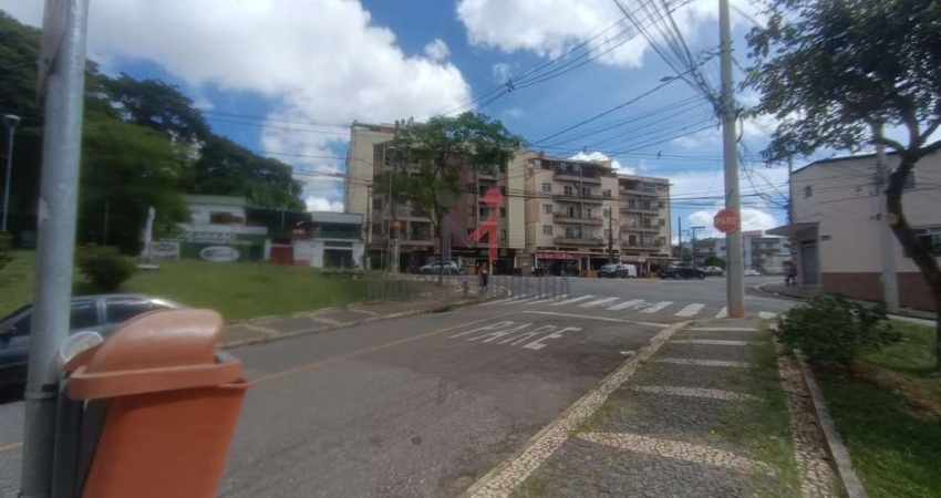 Barracão / Galpão / Depósito à venda na Rua Jésus Raimundo, 5, Cascatinha, Juiz de Fora