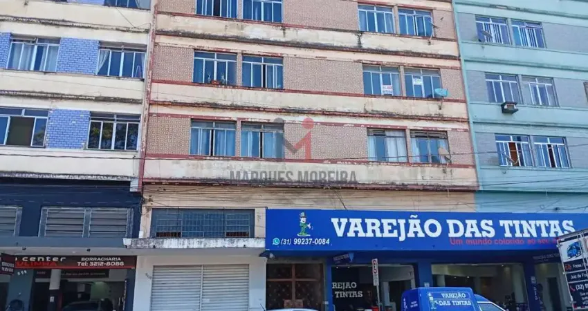 Apartamento com 2 quartos, 81m² apenas 2 lances de escadas na av francisco bernardino