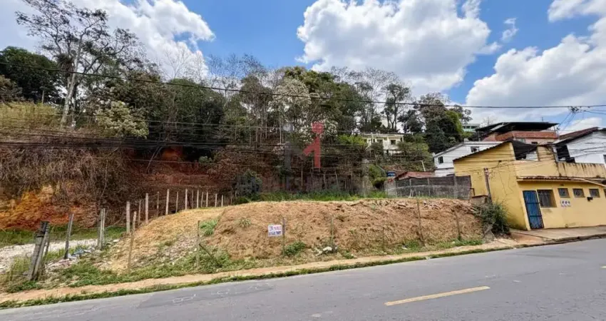 Terreno à venda na Avenida Senhor dos Passos, 1112, São Pedro, Juiz de Fora
