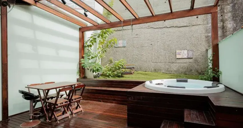 Casa com 4 quartos à venda na Rua Augusto Ernesto Boettcher, 156, Floresta, Joinville